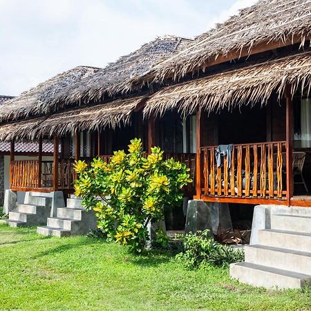 The Ujung Bocur Bungalows Krui Esterno foto