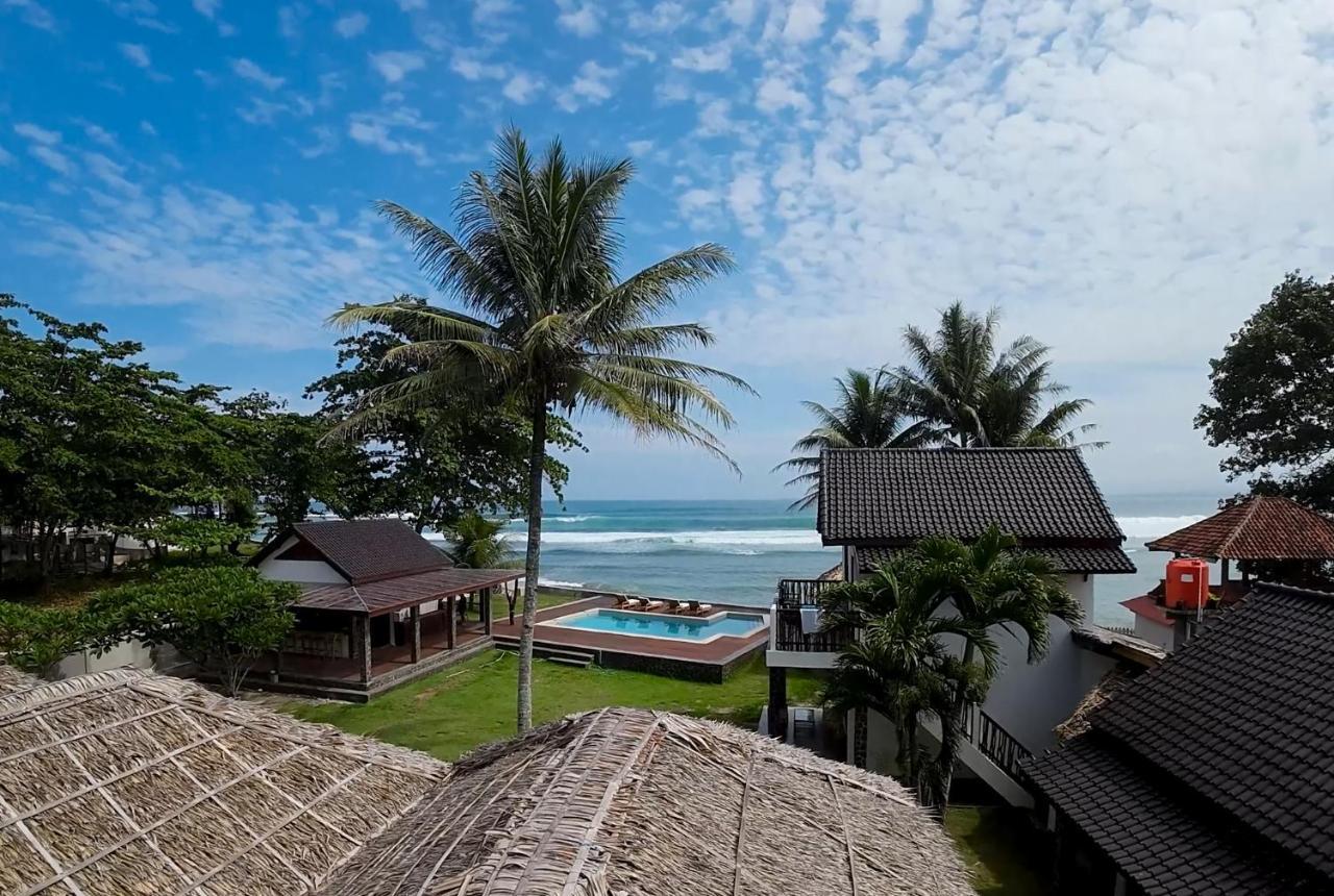 The Ujung Bocur Bungalows Krui Esterno foto