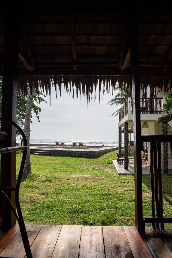 The Ujung Bocur Bungalows Krui Esterno foto